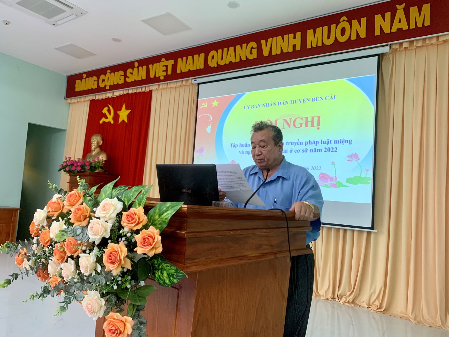 Ông Lê Văn Hiếu – Trưởng Phòng Tư pháp huyện phát biểu khai mạc Hội nghị