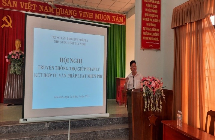 Ông Lê Thanh Điền - Phó phòng nghiệp vụ - Trung tâm TGPL Nhà nước tỉnh Tây Ninh phát biểu