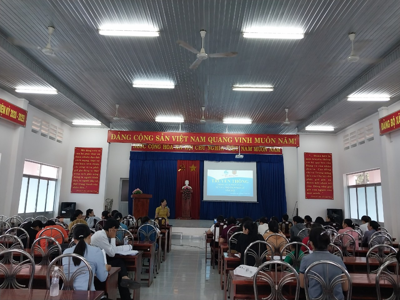 Phòng Tư pháp huyện Tân Châu phối hợp Hội Liên hiệp Phụ nữ huyện tổ chức Hội nghị tuyên truyền, trợ giúp pháp lý tại xã Thạnh Đông huyện Tân Châu
